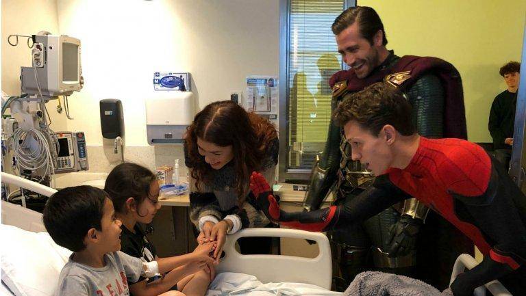 El cast de Spider-Man: Far From Home sorprende a niños del Hospital Infantil