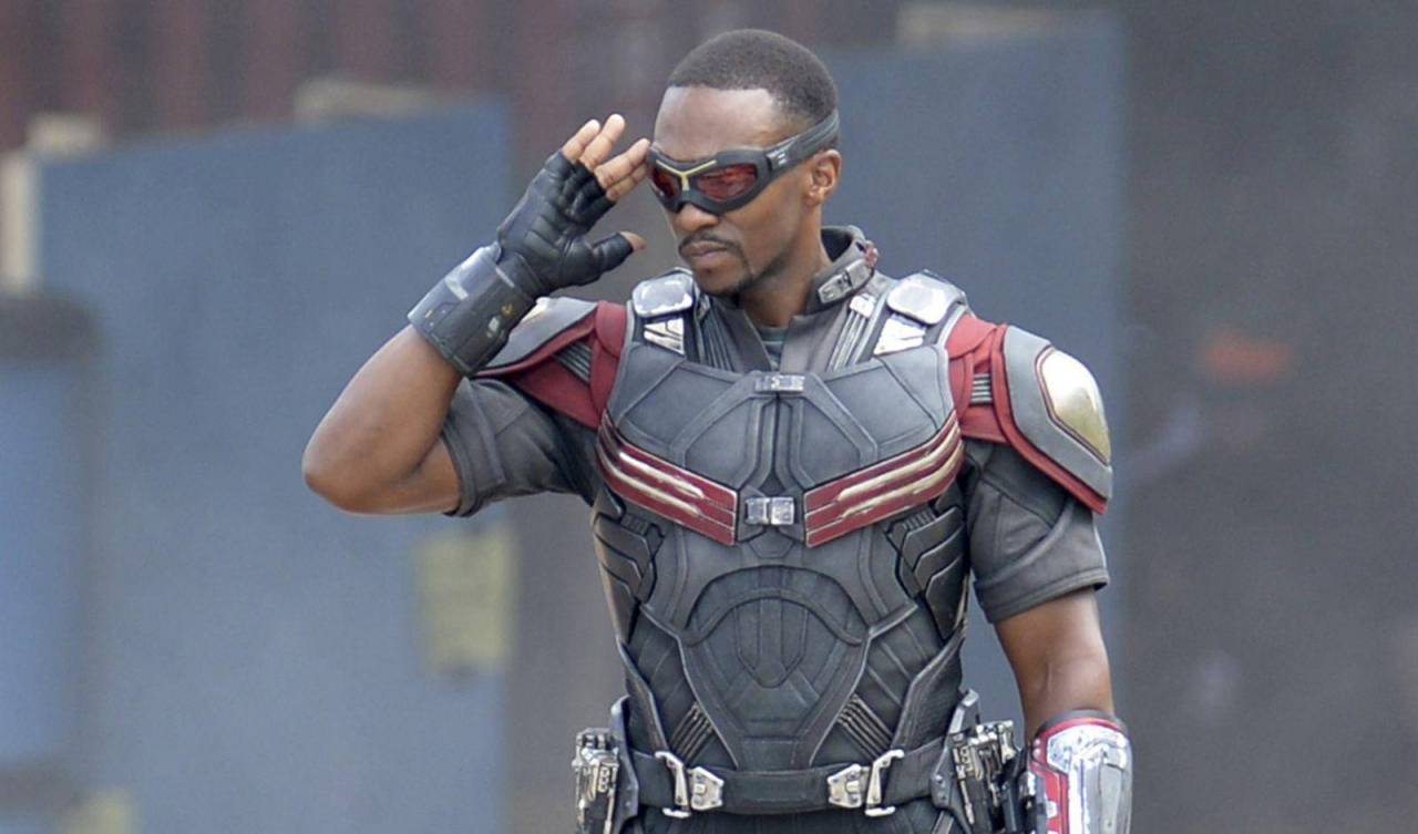 Anthony Mackie sigue evadiendo preguntas sobre Captain America en la fase 4 del MCU