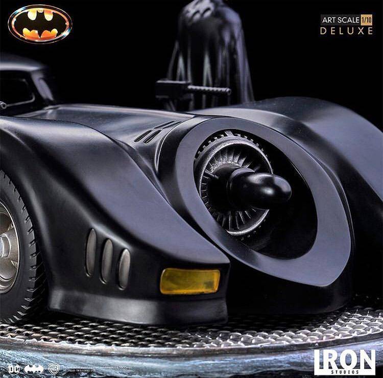 Iron Studios presenta edición especial de Batman y Batmobile 4