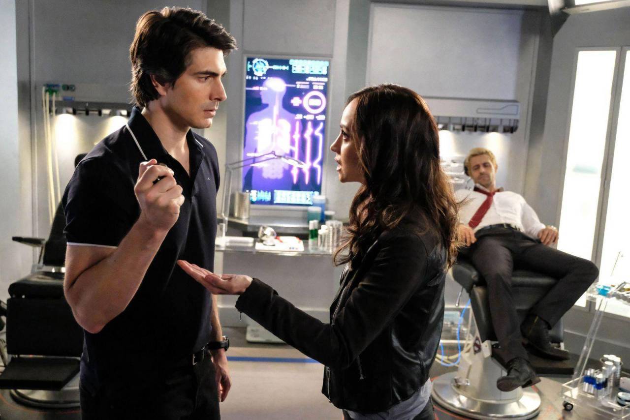 Brandon Routh y Courtney Ford abandonan ‘DC’s Legends of Tomorrow’