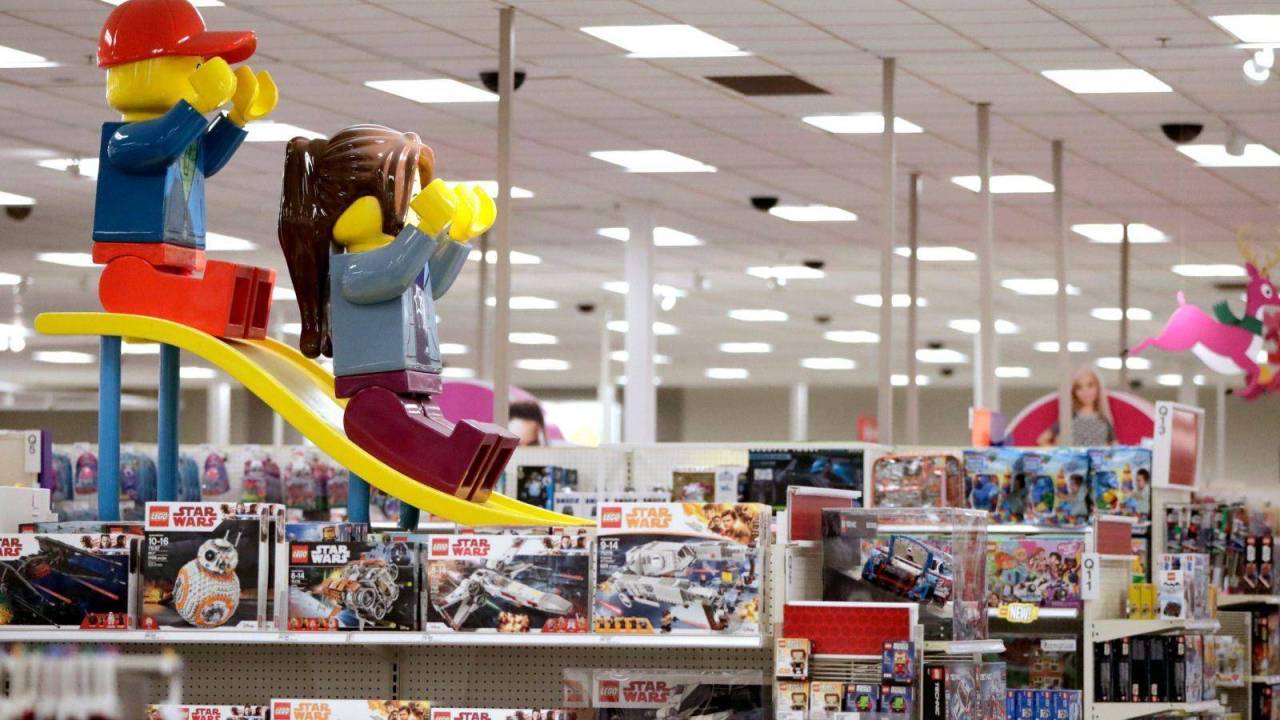 Toys R Us, LEGO