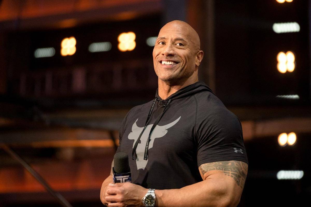 Dwayne «The Rock» Johnson y Microsoft regalan Xbox Series X a niños de hospitales infantiles