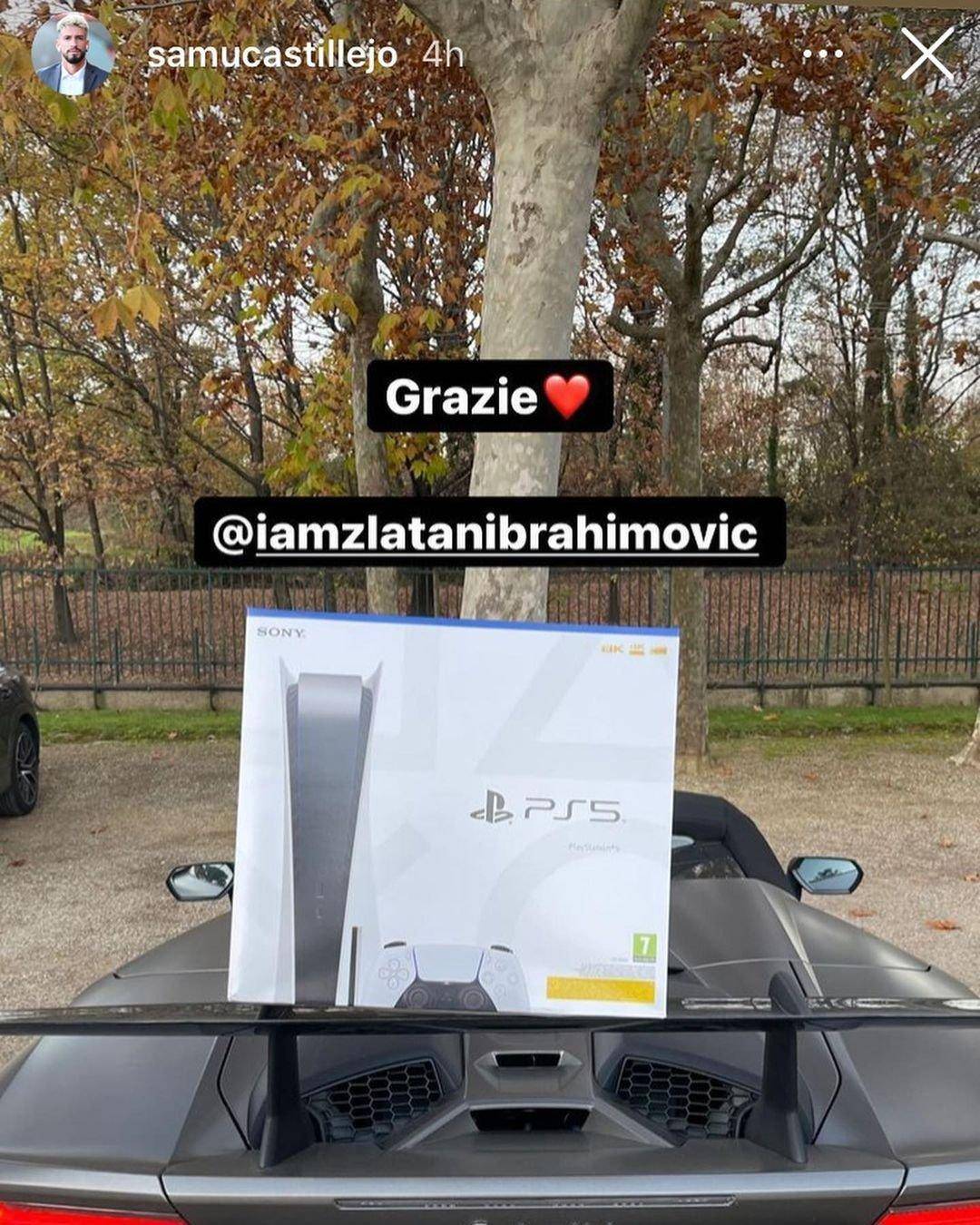 Zlatan Ibrahimovic le regala PlayStation 5 a algunos compañeros 1