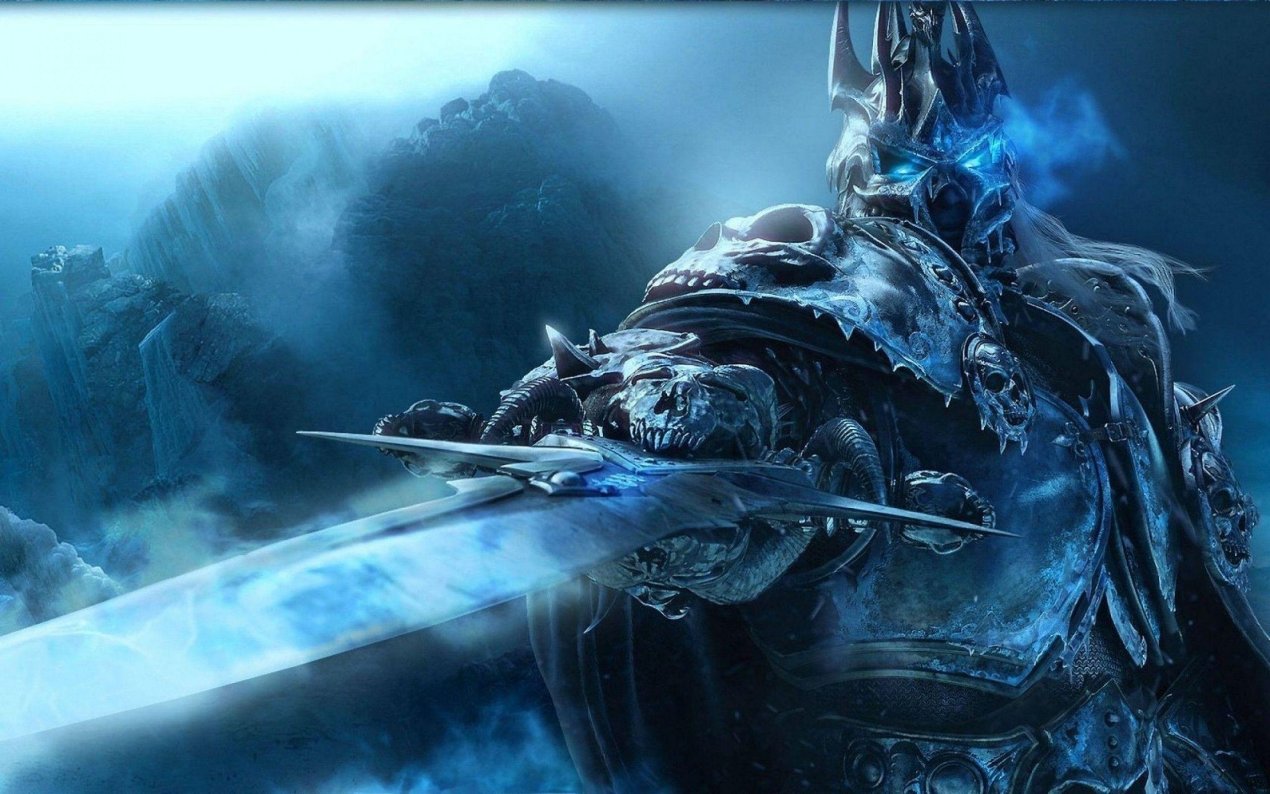 BlizzConline: Blizzard presenta mercancía del evento, entre ellos, una replica del yelmo de Arthas