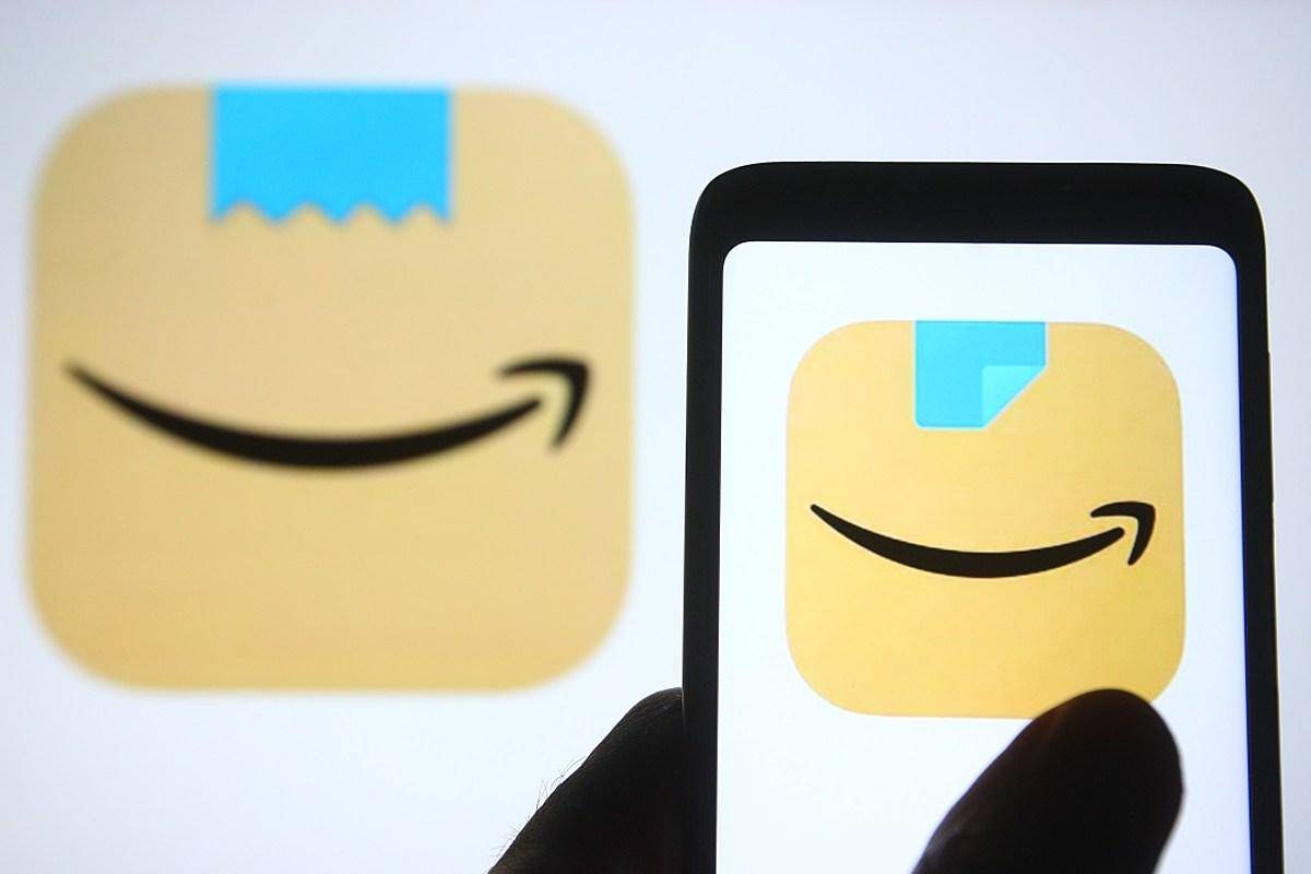 Amazon cambia su logo por similitud con Hitler