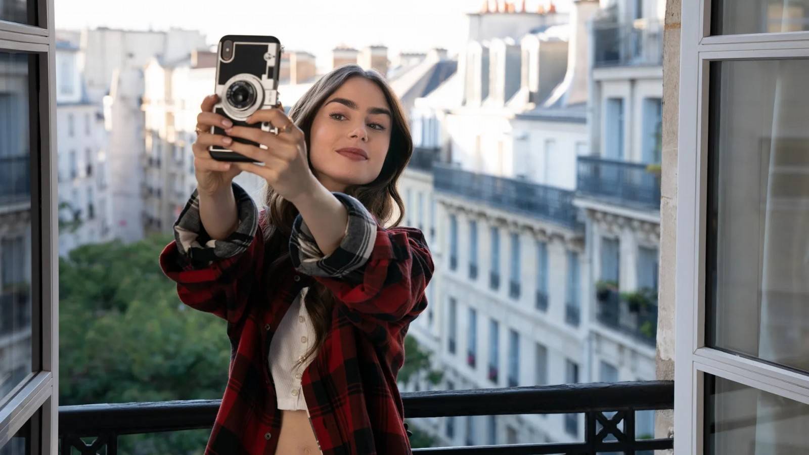 Emily In Paris: La polémica serie de Netflix comienza la producción de su 2da temporada 2