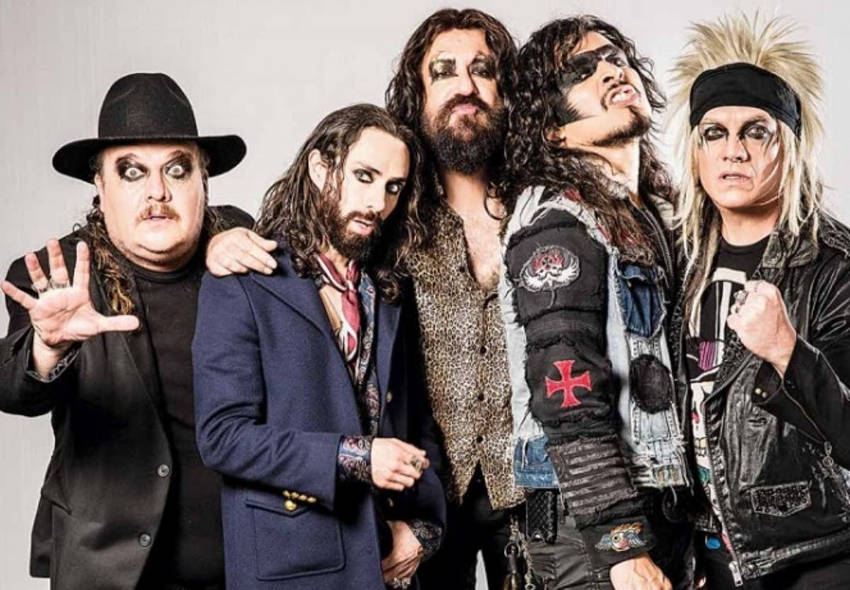 Moderatto lleva su fantasía del rock a un concierto al aire libre