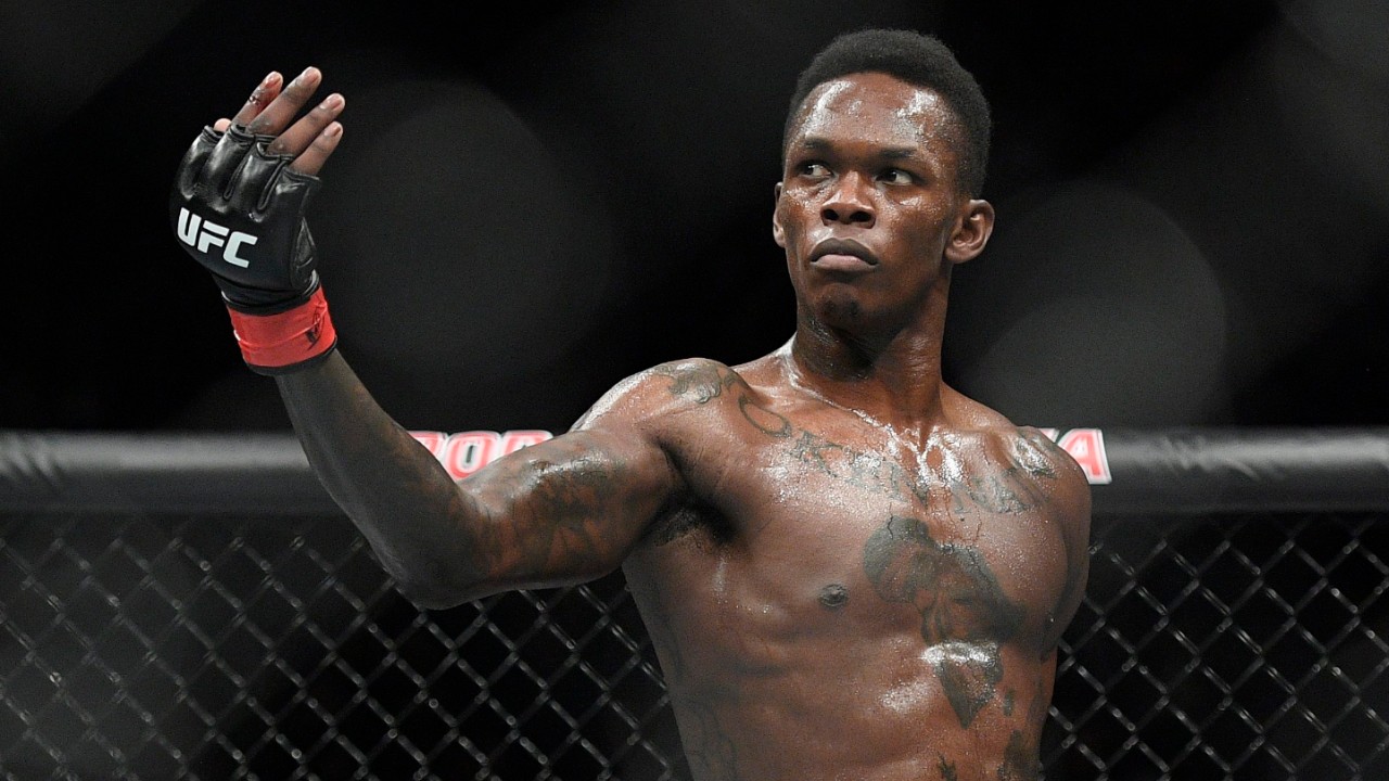 Israel Adesanya nos da un consejo importante para Elden Ring