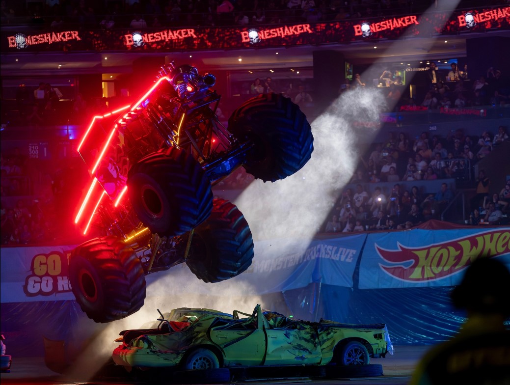 Hot Wheels Monster Trucks: Stunt Mayhem