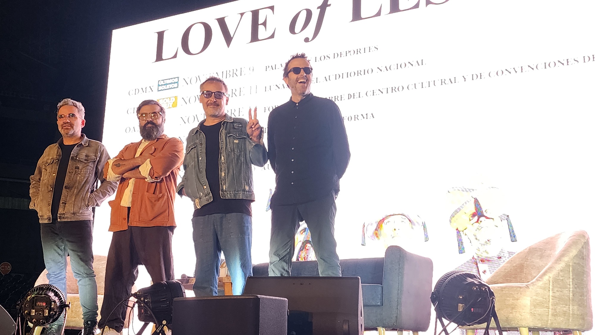 Love of Lesbian traerá su "Ejército de Salvación" al palacio de los deportes 6