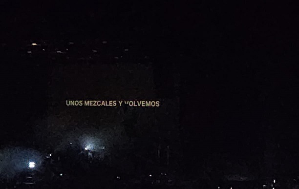 ¡Se la rifaron! El Ejército de Salvación de Love of Lesbian llegó al Palacio de los deportes 5