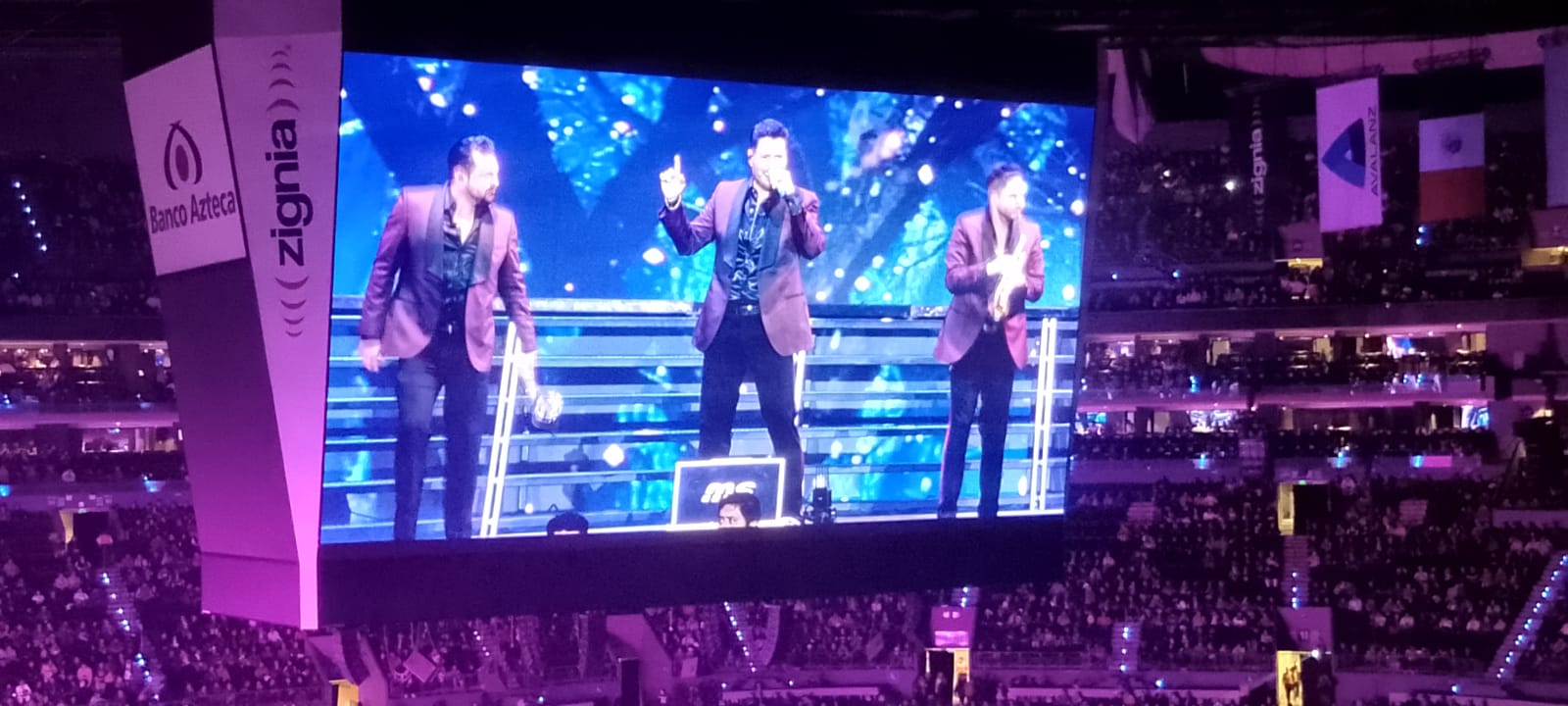 La Banda MS revela su placa en la Arena CDMX y nos regala una increíble segunda fecha 4