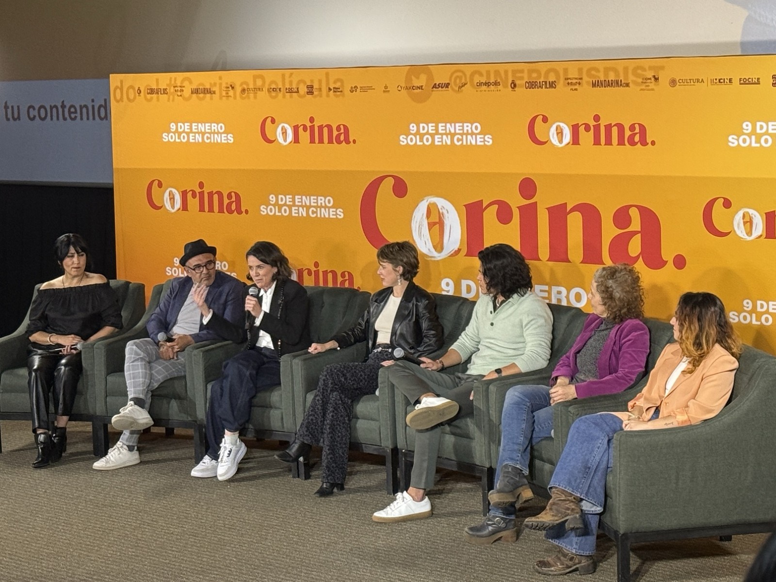 Corina: Naian Norvind y Cristo Fernández 9 de Enero ¡Solo en cines! 2