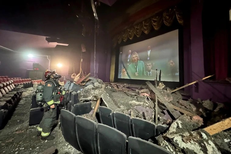 WTF: Techo de cine se desploma en pleno Capitán América 4 2