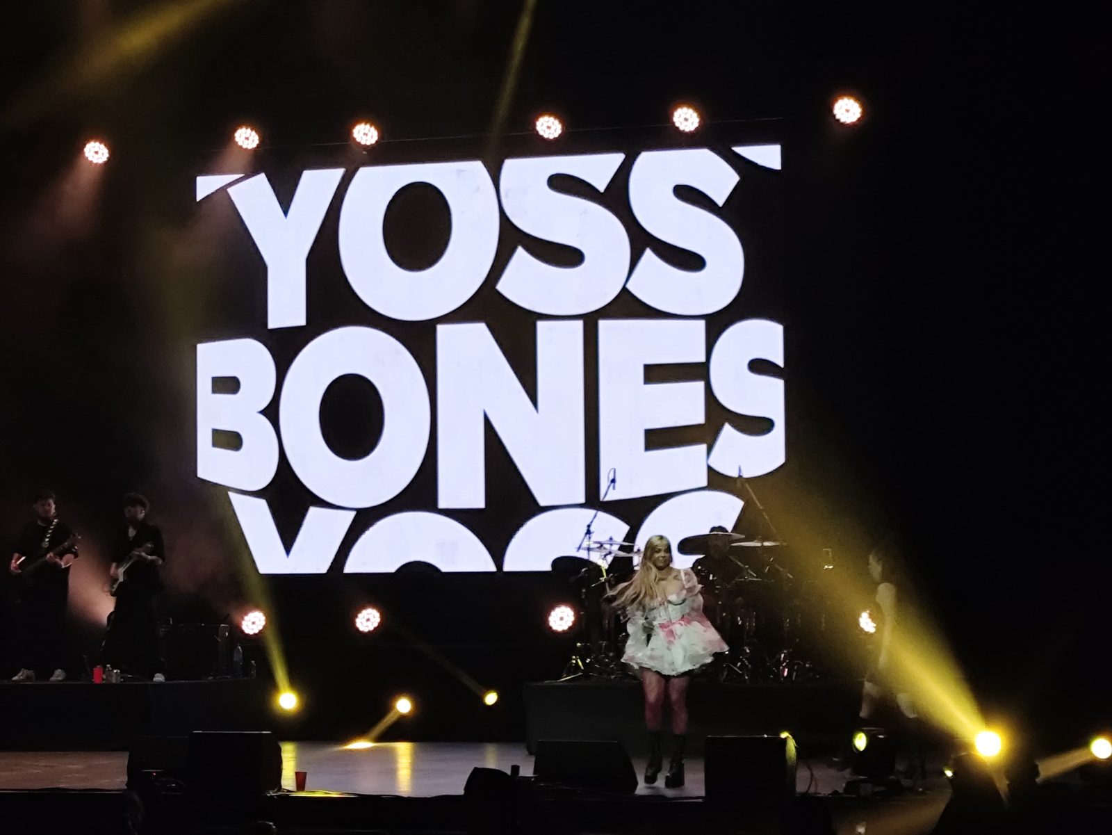 El poder de Yoss Bones prendió el Metropolitan 5 Yoss Bones