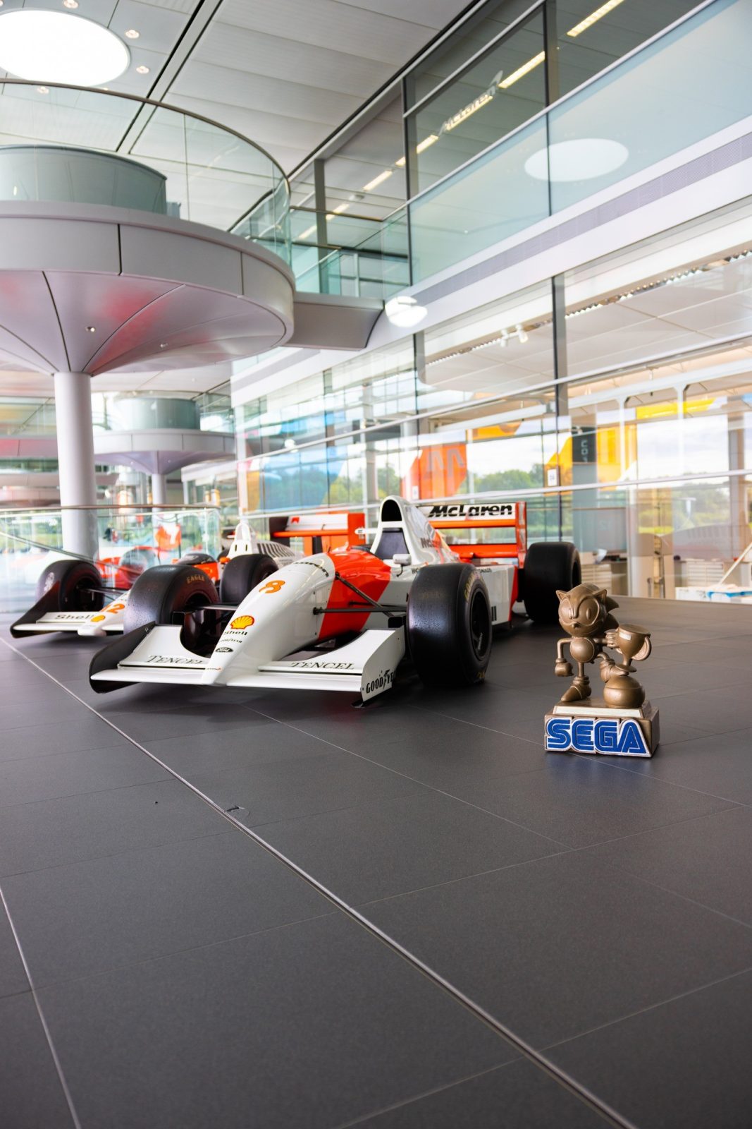 McLaren y Sonic se unen en una colaboración llena de velocidad y nostalgia 2 sonic mclaren