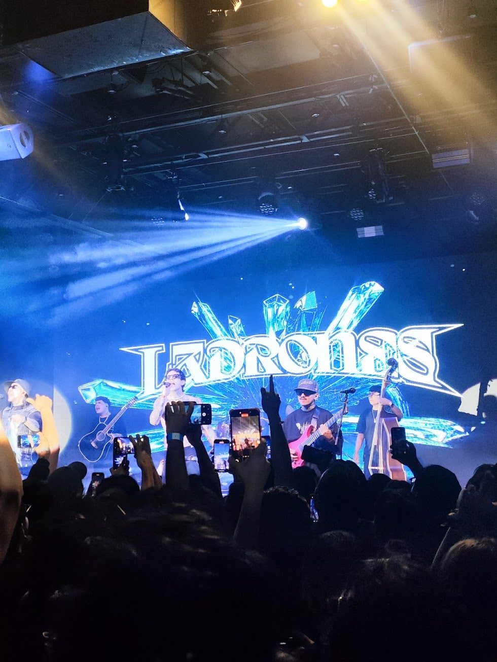 Ladrones: Una Noche llena de Flow Pesado 19 Ladrones: Una Noche llena de Flow Pesado 18