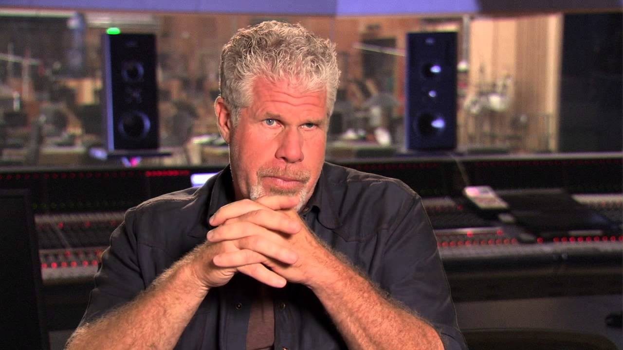Ron Perlman podría regresar como narrador en la temporada 2 de Fallout 1