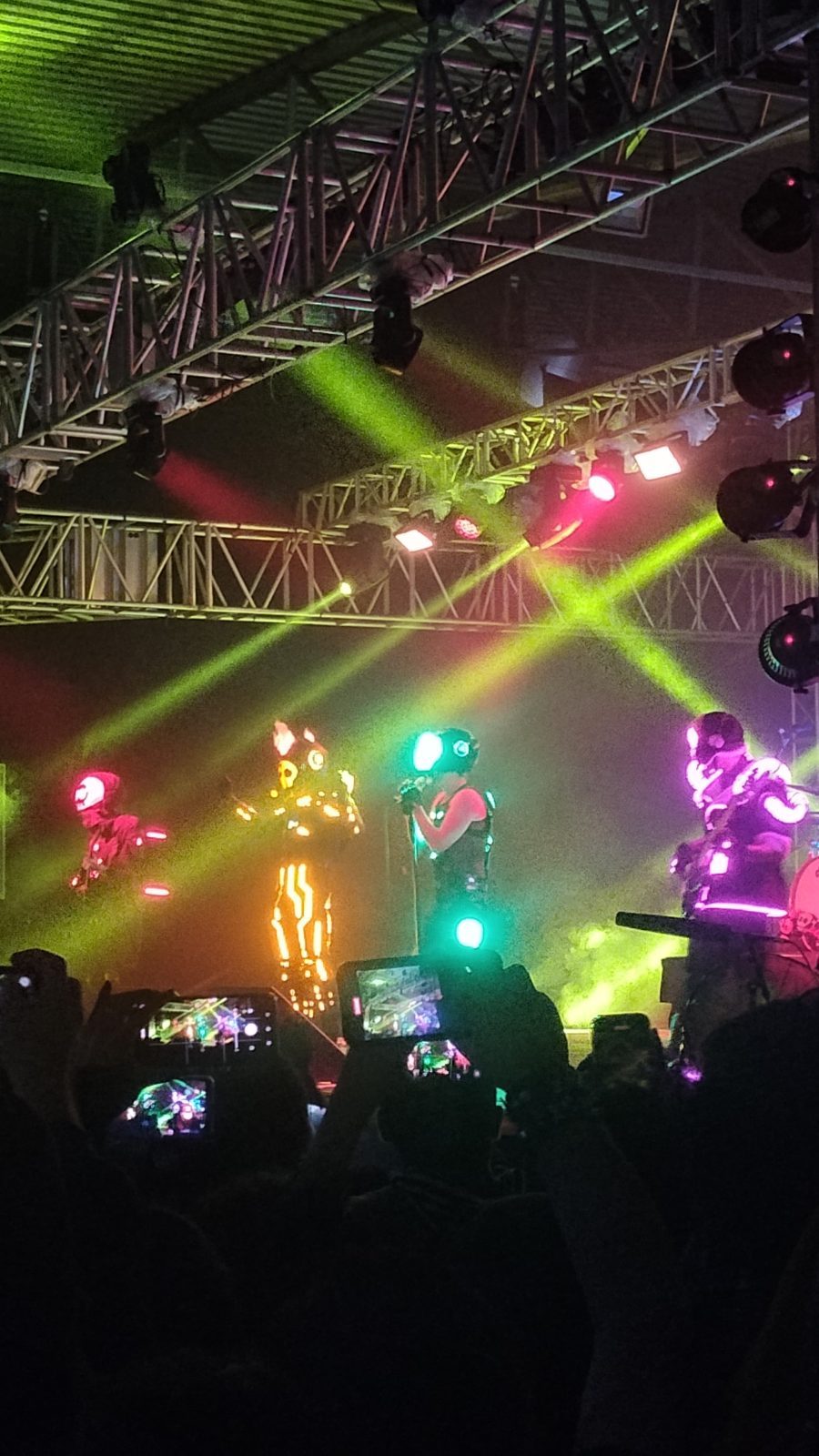 The Living Tombstone Hace Vibrar México 2