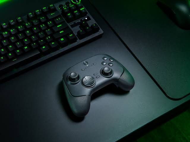 Razer presenta su nuevo Wolverine V3 Pro 8K PC 2