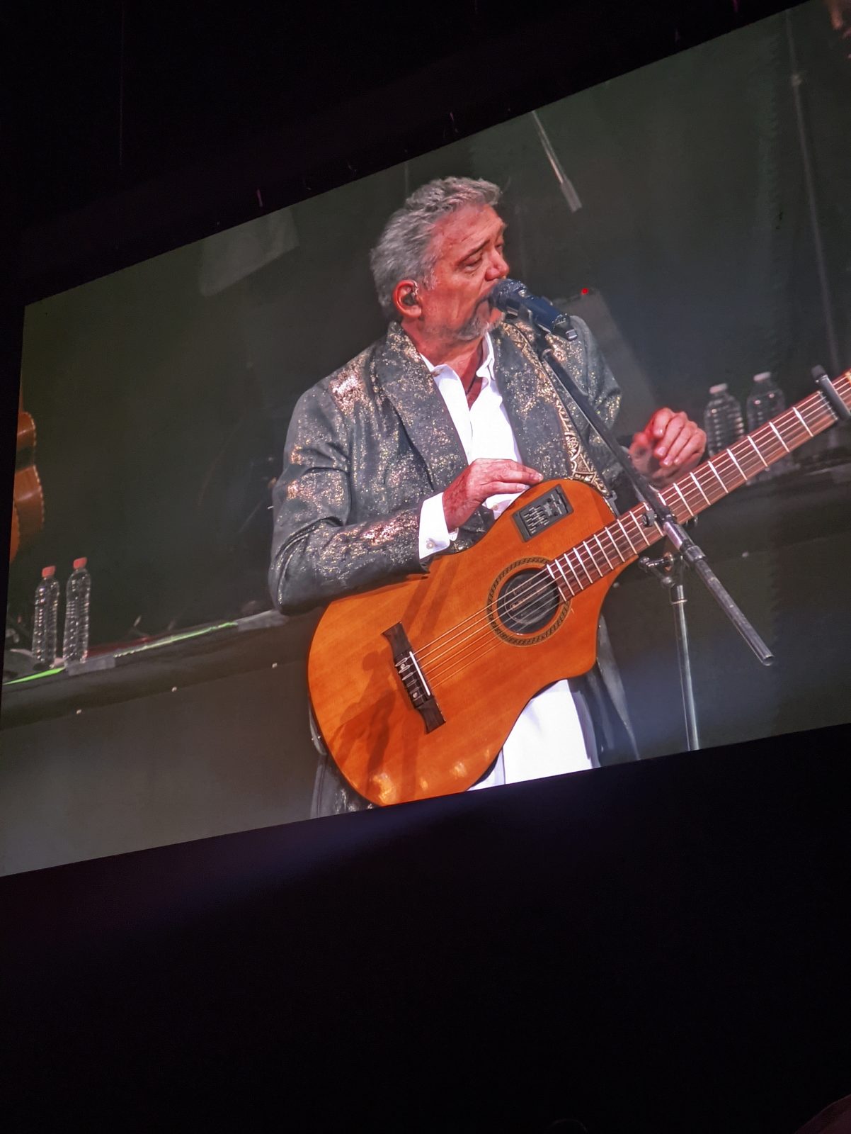 Raúl Ornelas cautivó el Auditorio Nacional 2