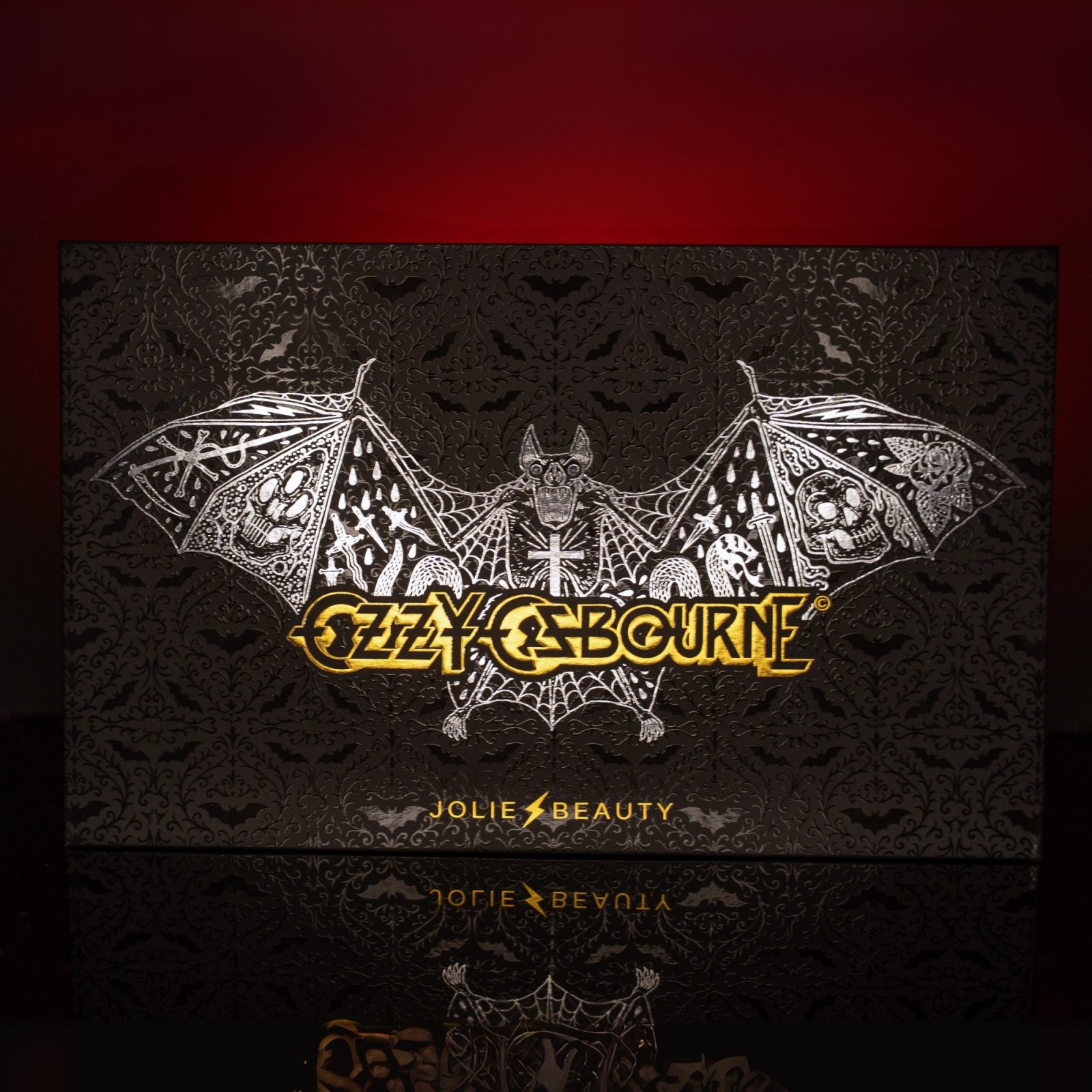 Jolie Beauty x Ozzy Osbourne, una colaboración con alma de metal 2