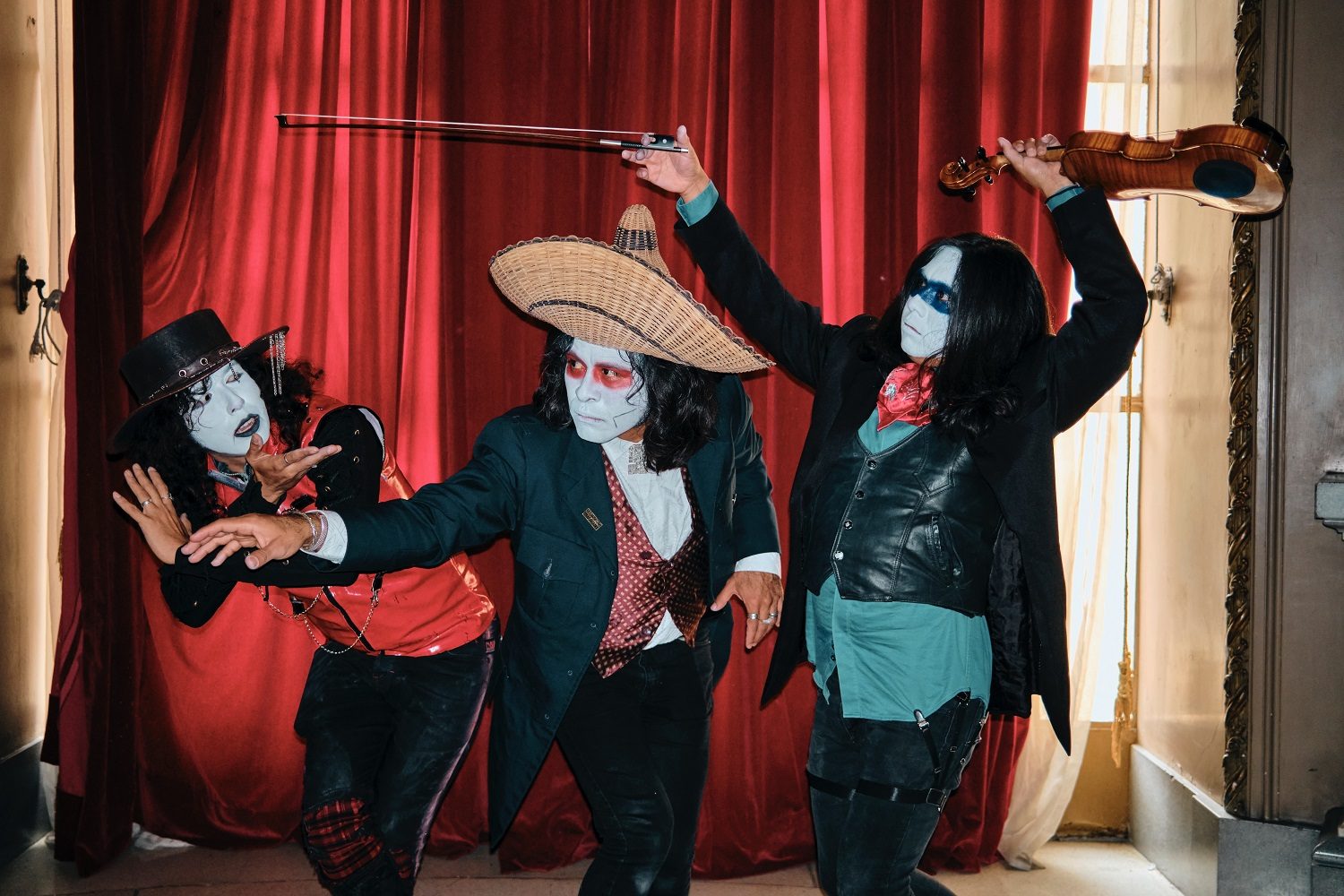 Circo, magia, ritual y disco: La Bande-Son Imaginaire está por llegar al metropólitan 4 La Bande-Son Imaginaire
