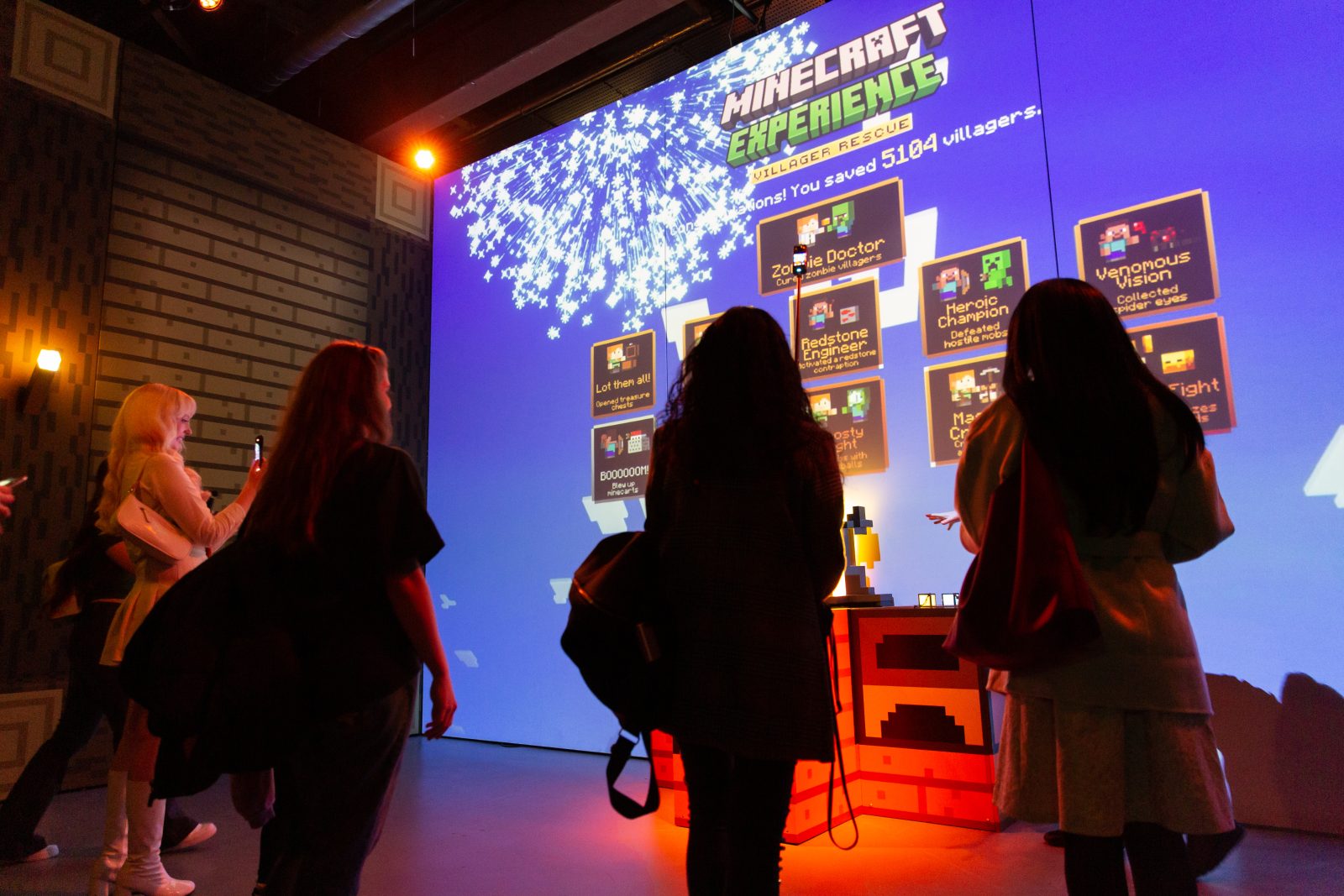 Minecraft Experience: Villager Rescue alista su esperada llegada a México  8