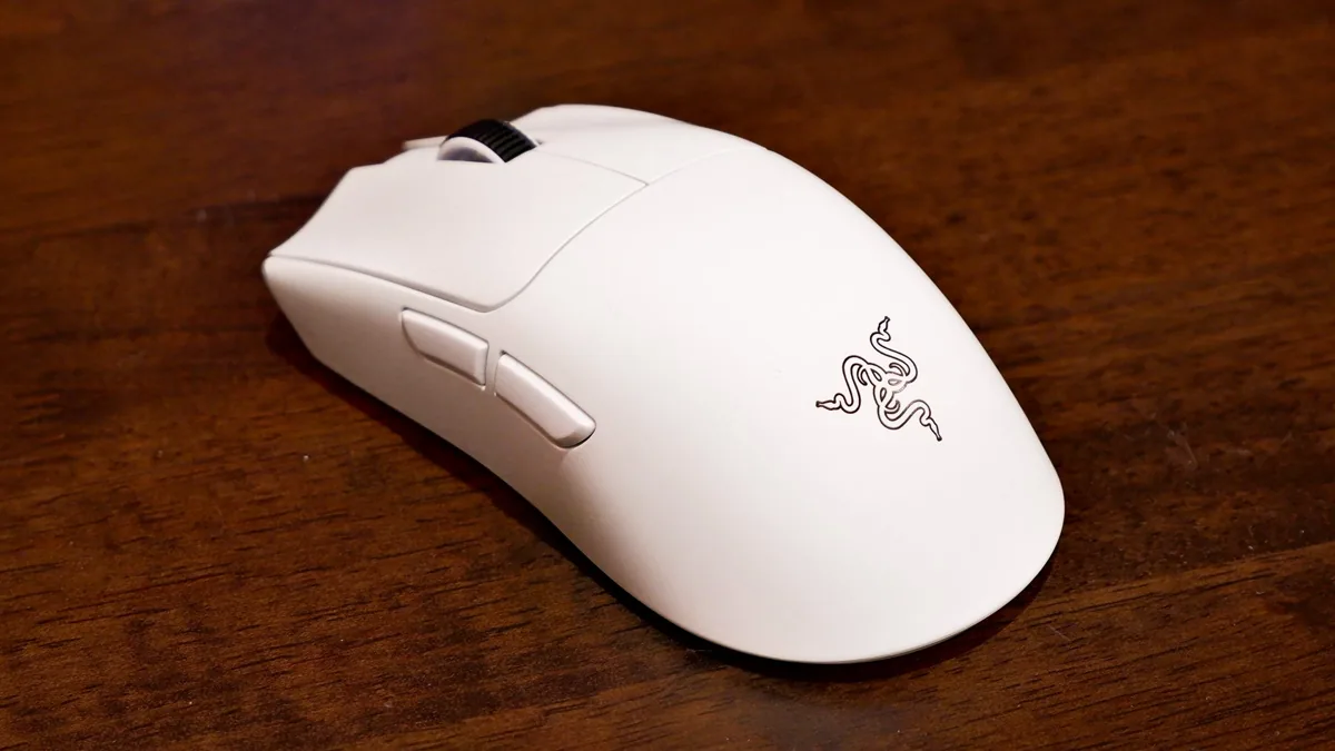 Razer presenta el mouse Viper V4 Pro y el mousepad Gigantus V2 Pro 4