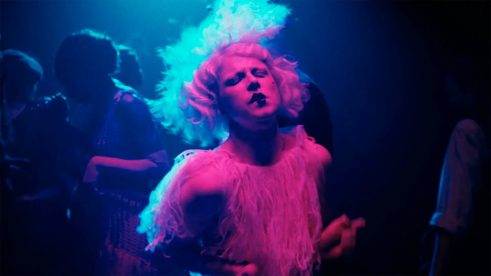 Reseña: ¡La Novia! Celebra su llegada a plataformas digitales 5