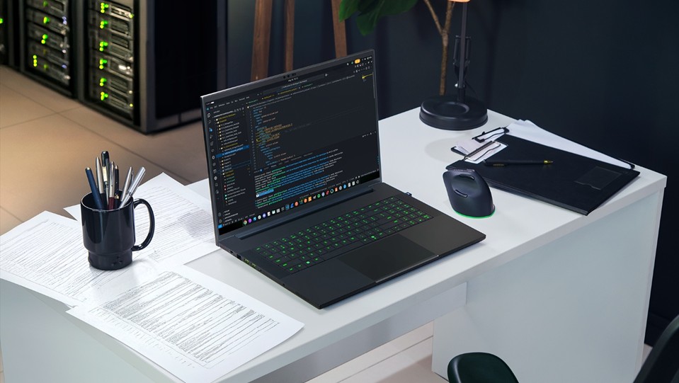 Razer presenta la nueva laptop Razer Blade 18 3